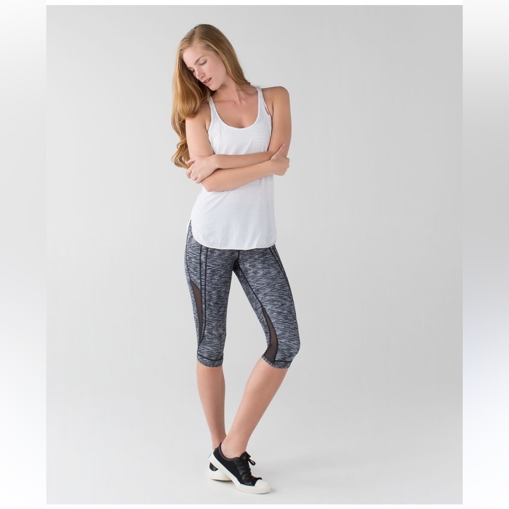 Lululemon hot crop dramatic static leggings